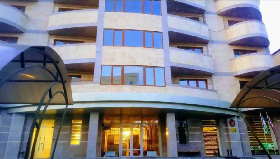 3 xonali kvartira − 160 m², 6/8 qavat