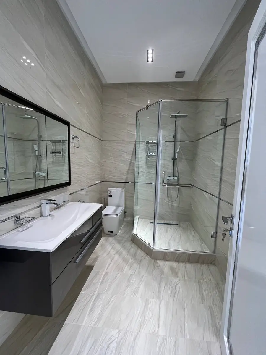 3 qavatli uy sotiladi − 375 m²