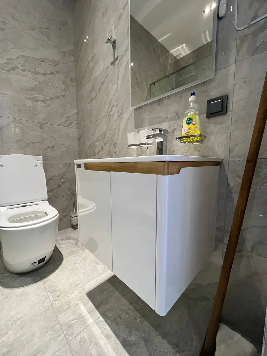 3 qavatli uy sotiladi − 375 m²