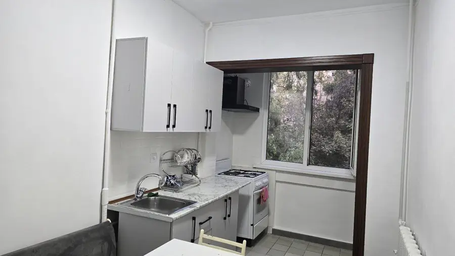 Сдается 3-комнатная квартира − 82 м²