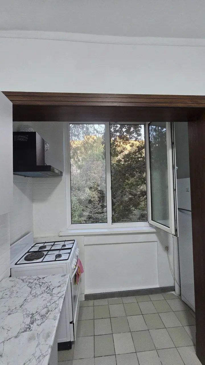 Сдается 3-комнатная квартира − 82 м²