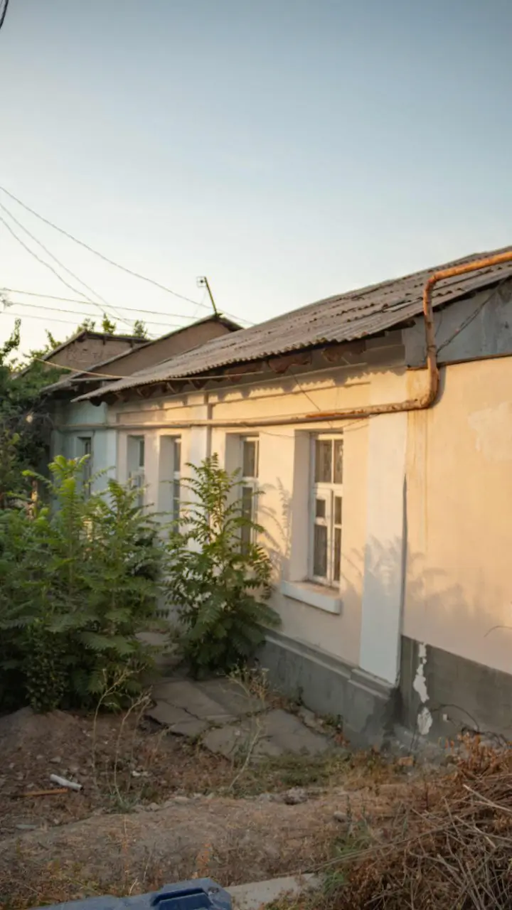 2 qavatli uy − 856 m², 6 sot.