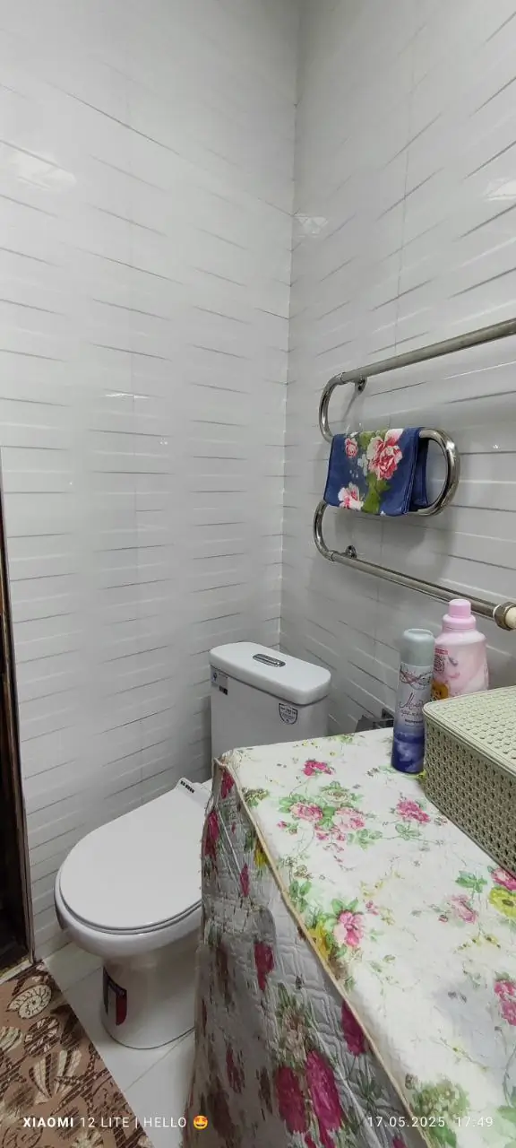 Более 5 xonali kvartira sotiladi − 100 m²