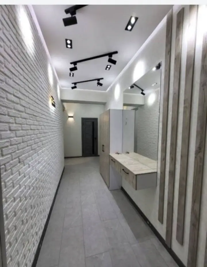 2 xonali kvartira sotiladi − 60 m²