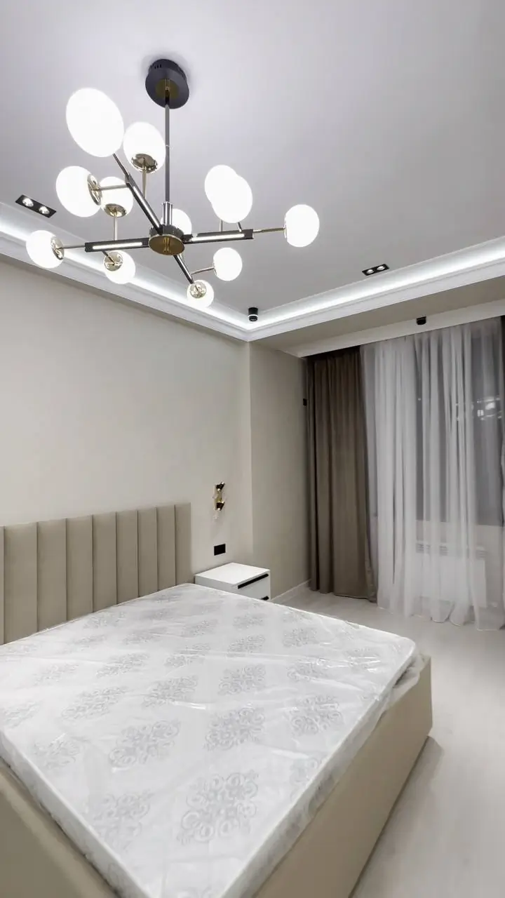 3 xonali kvartira sotiladi − 106 m²