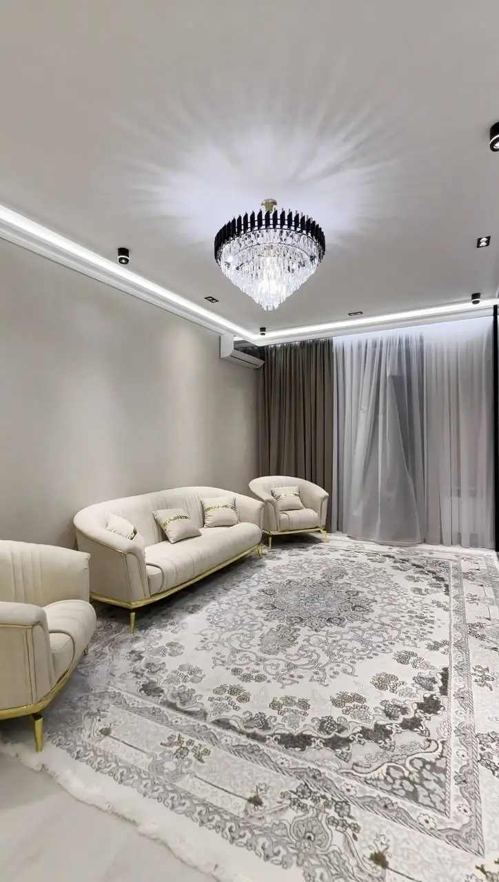 3 xonali kvartira sotiladi − 106 m²