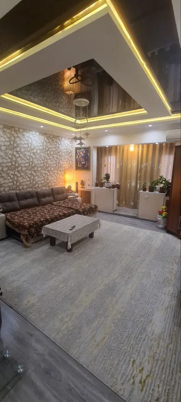 Сдается 3-комнатная квартира − 78 м²