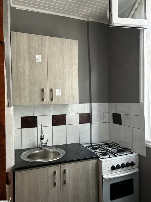 Сдается 3-комнатная квартира − 56 м²