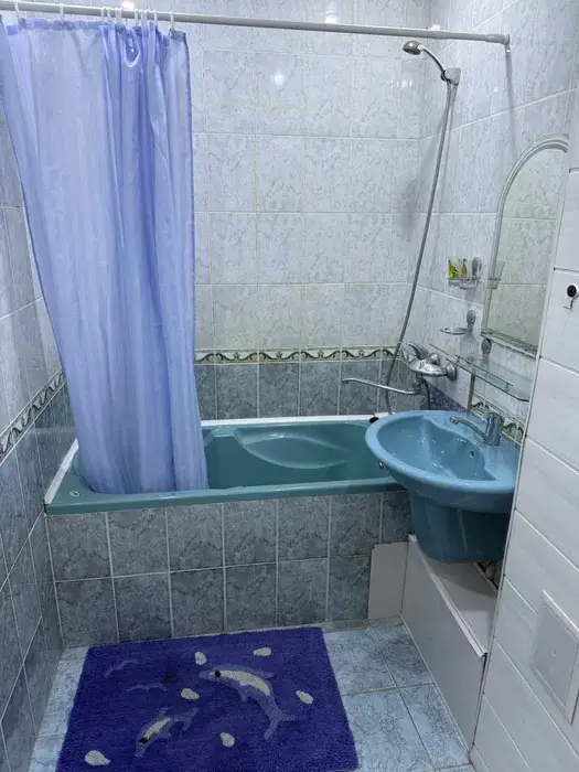 Сдается 2-комнатная квартира − 65 м²