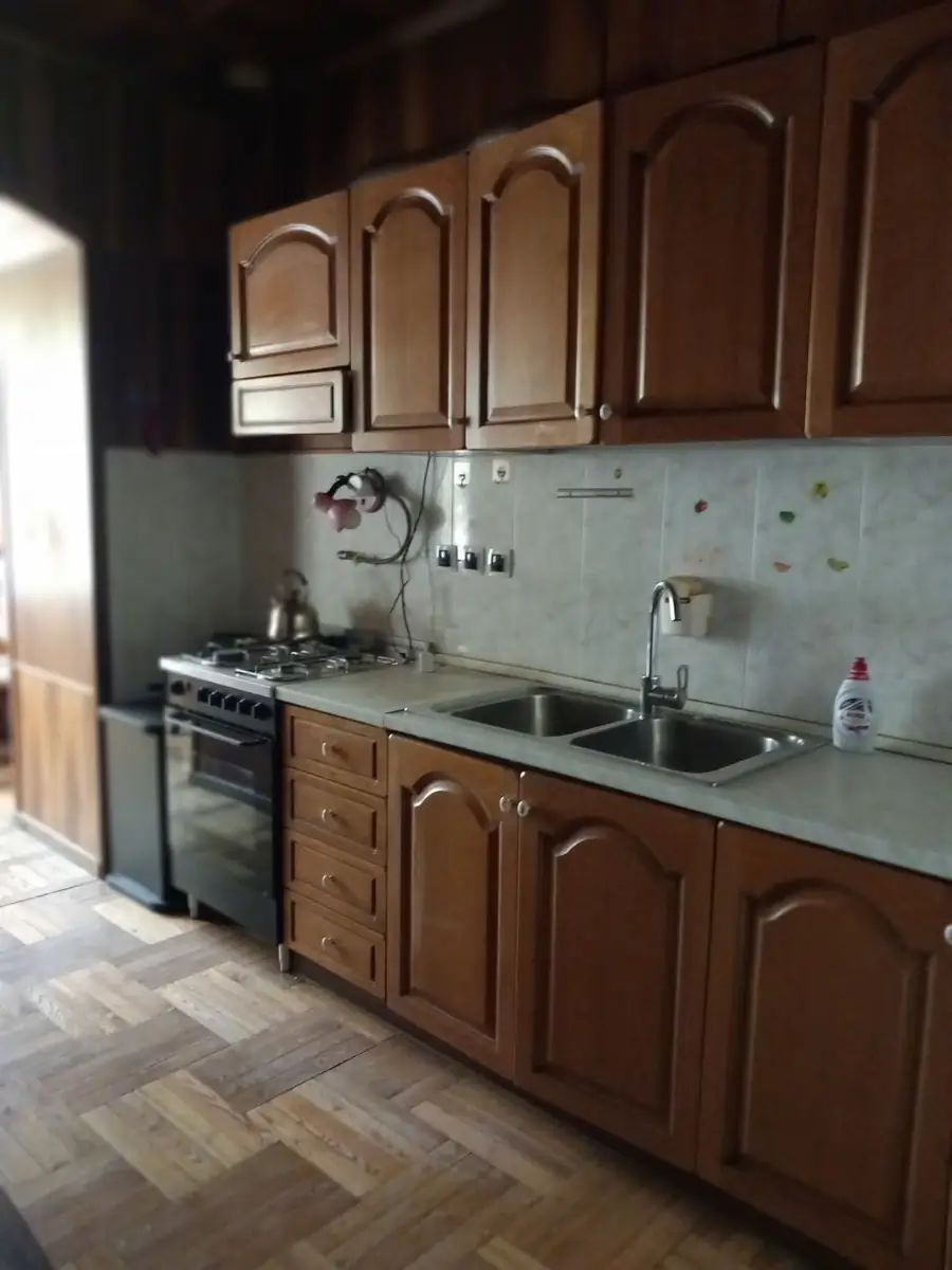 Сдается 3-комнатная квартира − 100 м²