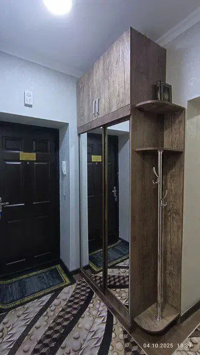 3 xonali kvartira sotiladi − 54.5 m²