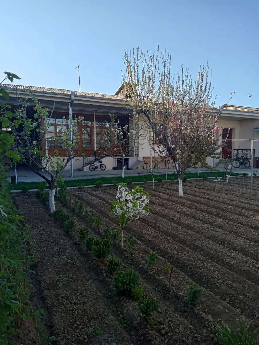 1 qavatli uy − 600 m², 6 sot.