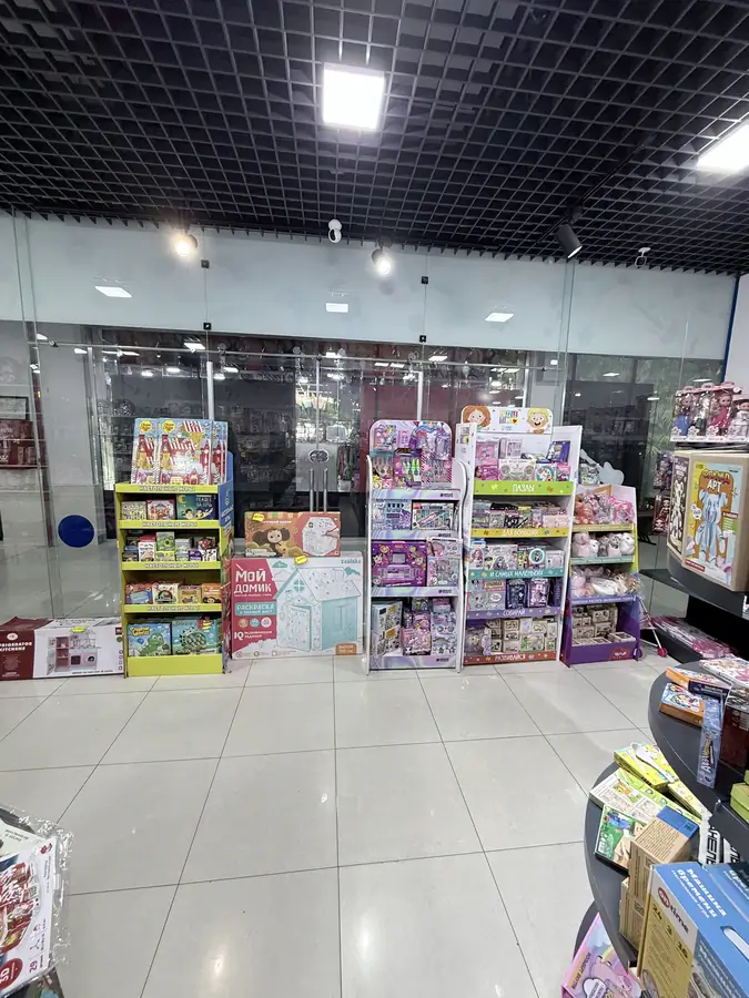 Savdo-sotiq maydoni sotiladi − 115 m²