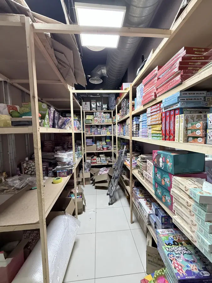 Savdo-sotiq maydoni sotiladi − 115 m²