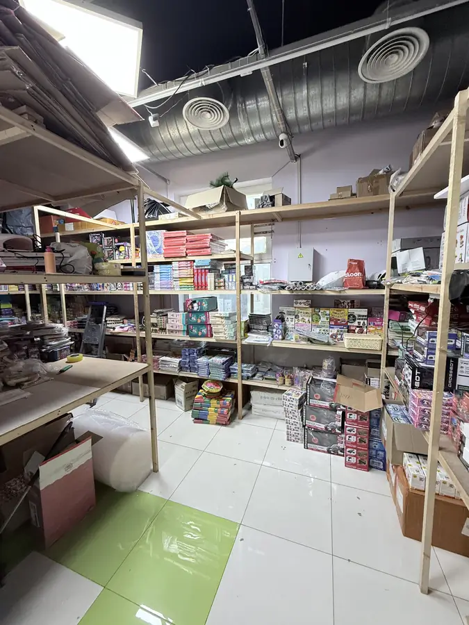 Savdo-sotiq maydoni sotiladi − 115 m²