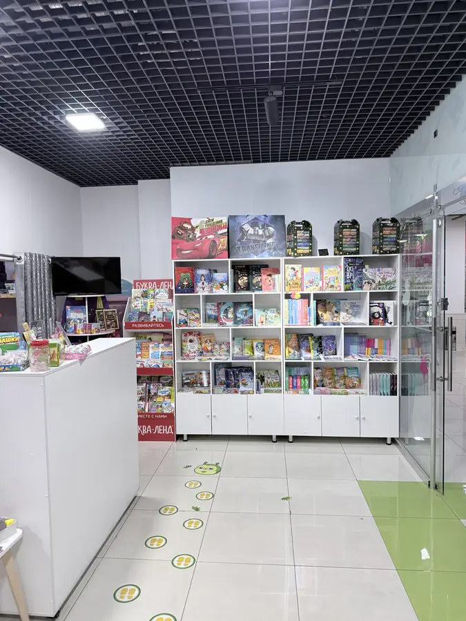 Savdo-sotiq maydoni − 115 m², 3/5 qavat