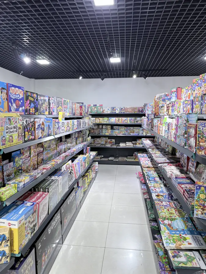 Savdo-sotiq maydoni sotiladi − 115 m²