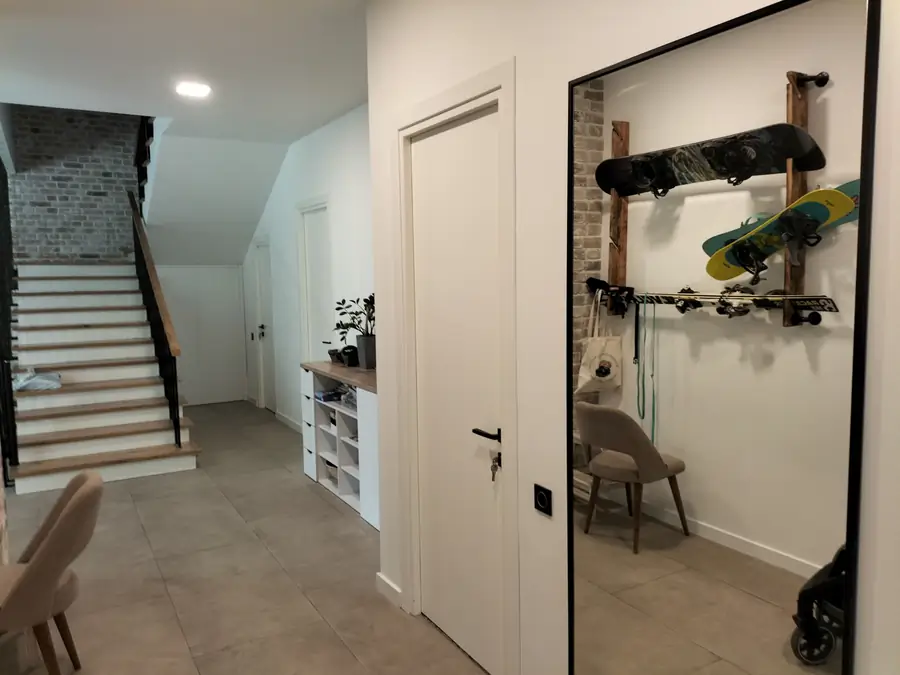 2 qavatli uy sotiladi − 200 m²