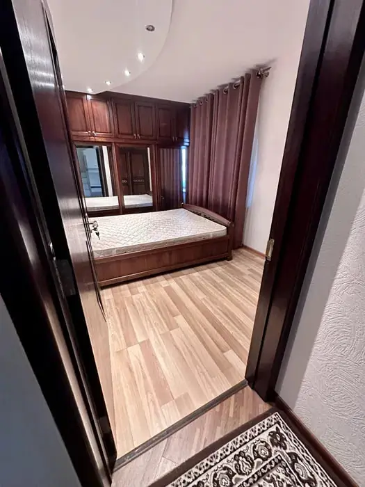 4 xonali kvartira − 90 m², 3/4 qavat