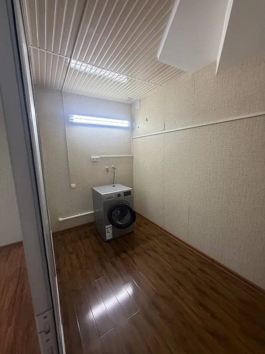 Ijaraga 2 qavatli uy − 250 m²