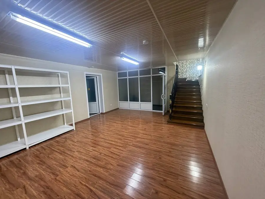 Ijaraga 2 qavatli uy − 250 m²