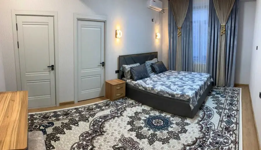 5 dan ortiq xonali kvartira − 150 m², 2/5 qavat