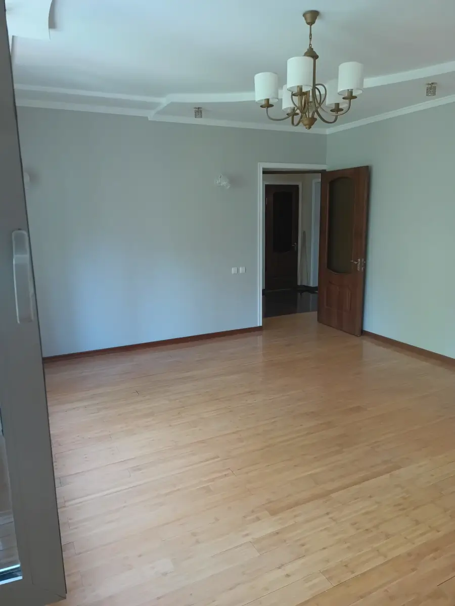 4 xonali kvartira − 125 m², 5/5 qavat