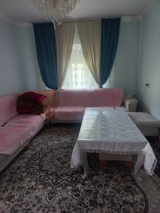 4 xonali kvartira sotiladi − 75.3 m²