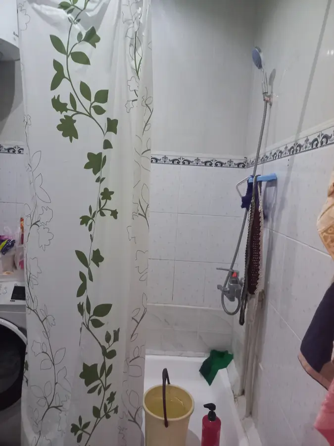 4 xonali kvartira sotiladi − 75.3 m²