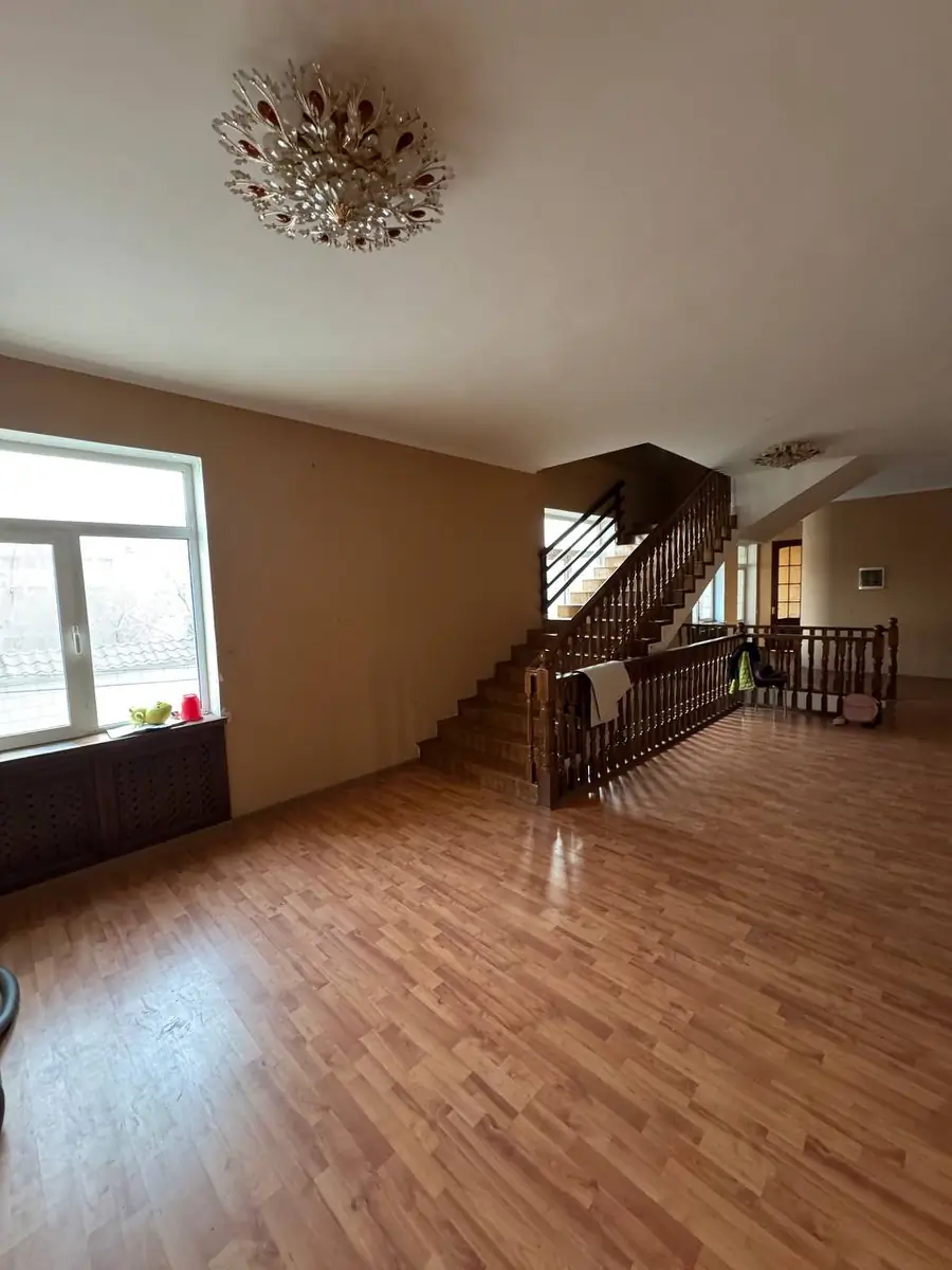 Ofis − 650 m², 4/4 qavat