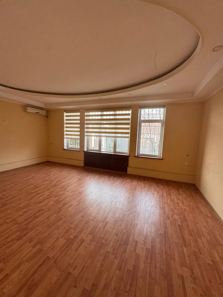 Ofis − 650 m², 4/4 qavat