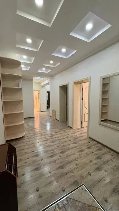 Сдается 3-комнатная квартира − 110 м²