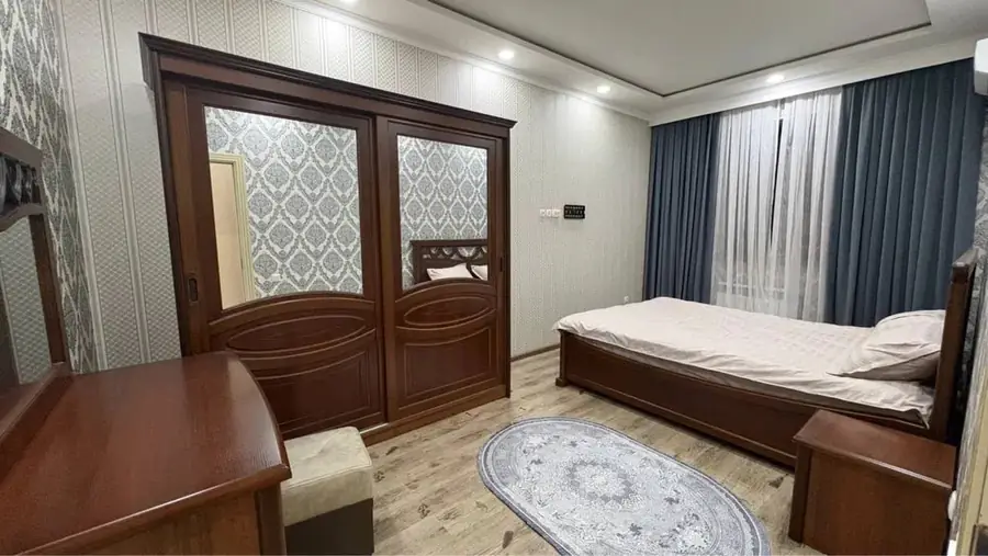 Сдается 3-комнатная квартира − 110 м²