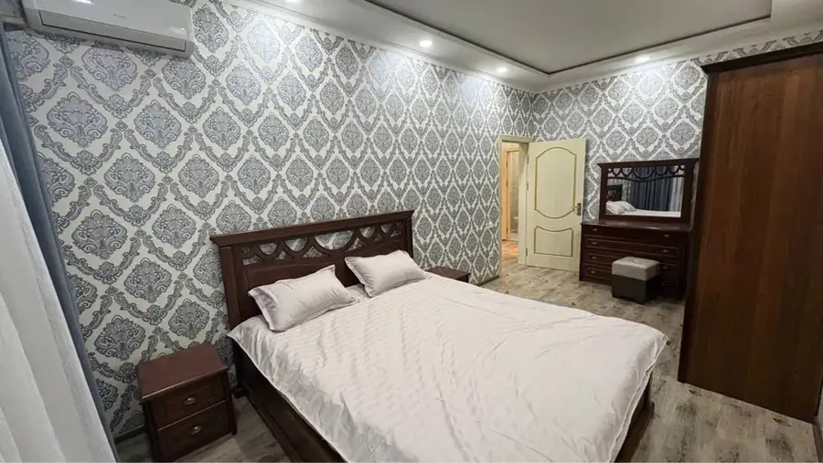 Сдается 3-комнатная квартира − 110 м²