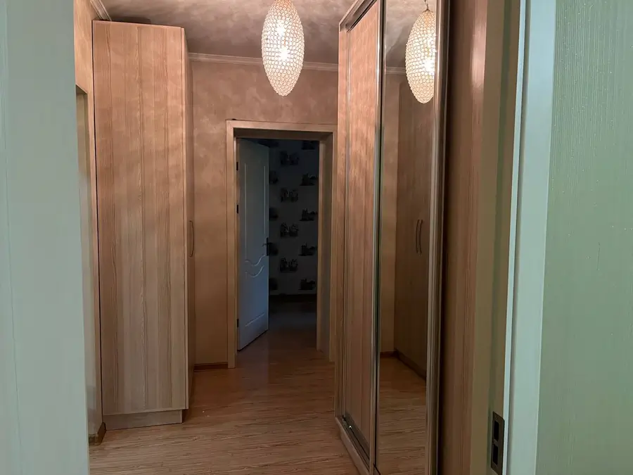 4 xonali kvartira − 90 m², 3/4 qavat