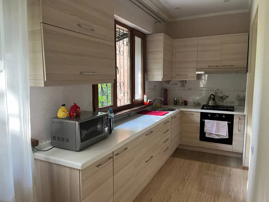 4 xonali kvartira − 90 m², 3/4 qavat