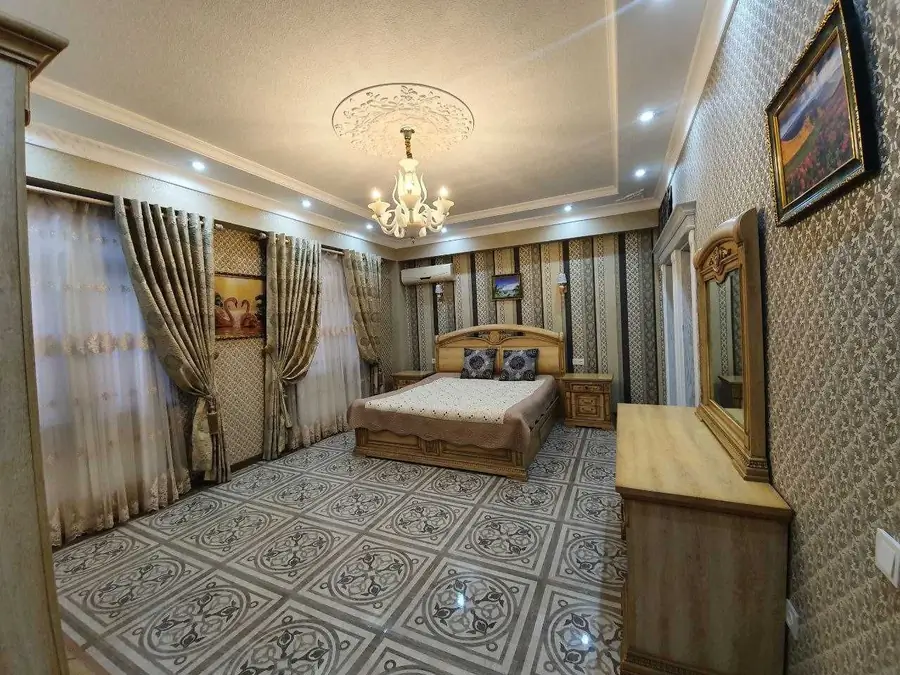 4 xonali kvartira − 280 m², 1/8 qavat