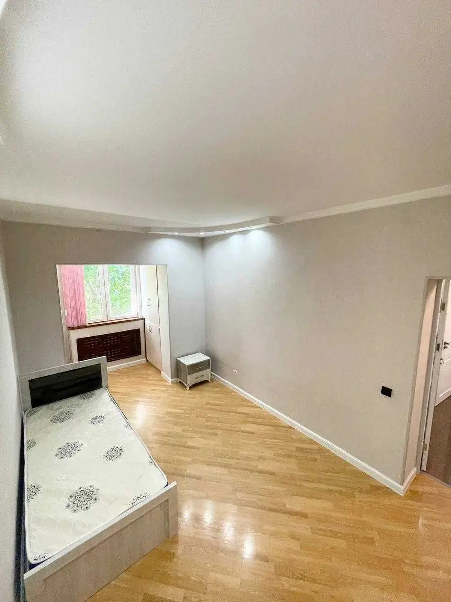 4 xonali kvartira − 120 m², 4/4 qavat