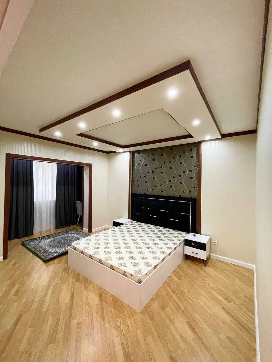 4 xonali kvartira − 120 m², 4/4 qavat