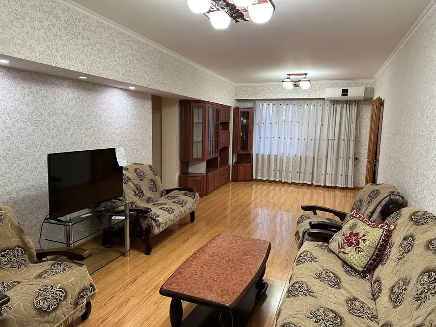 5 dan ortiq xonali kvartira − 125 m², 7/9 qavat