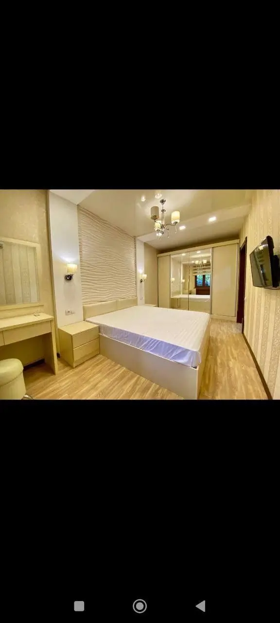 3 xonali kvartira − 90 m², 1/4 qavat