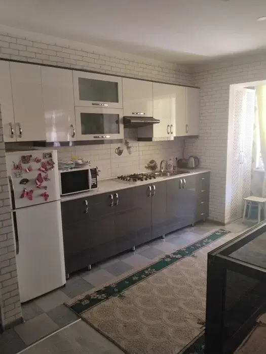 3 xonali kvartira − 85 m², 1/3 qavat