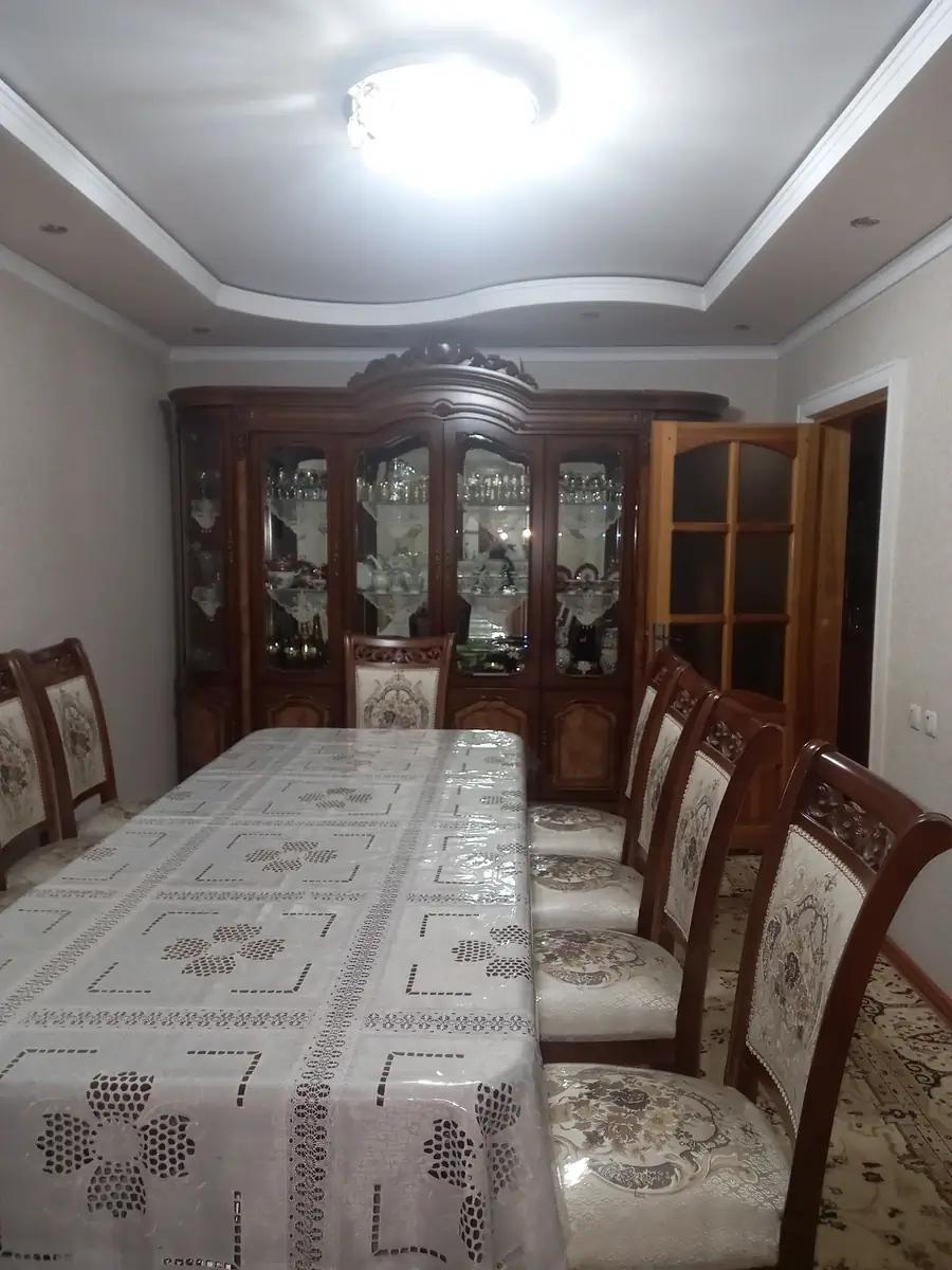 3 xonali kvartira sotiladi − 60 m²