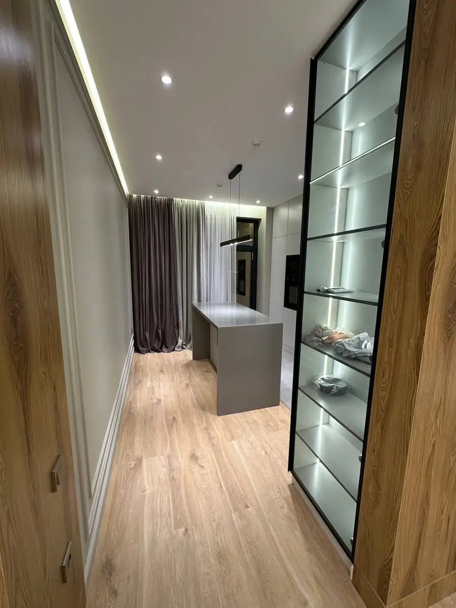 Продается 3-комнатная квартира − 105 м²