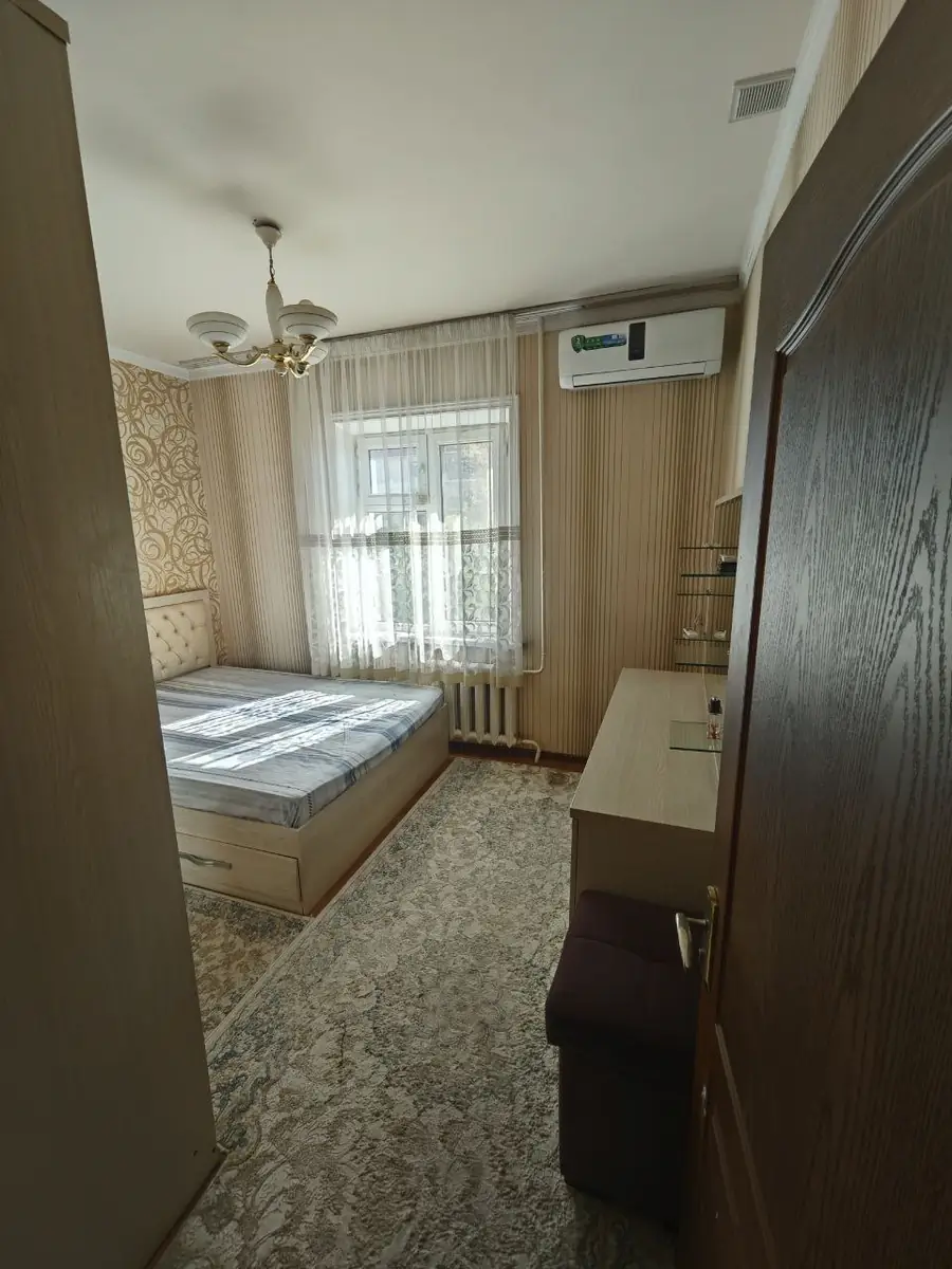 Продается 4-комнатная квартира − 100 м²