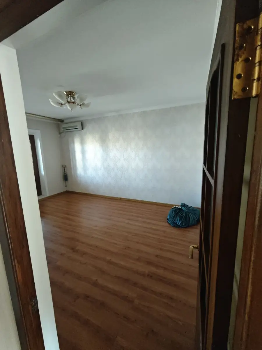 Продается 4-комнатная квартира − 100 м²