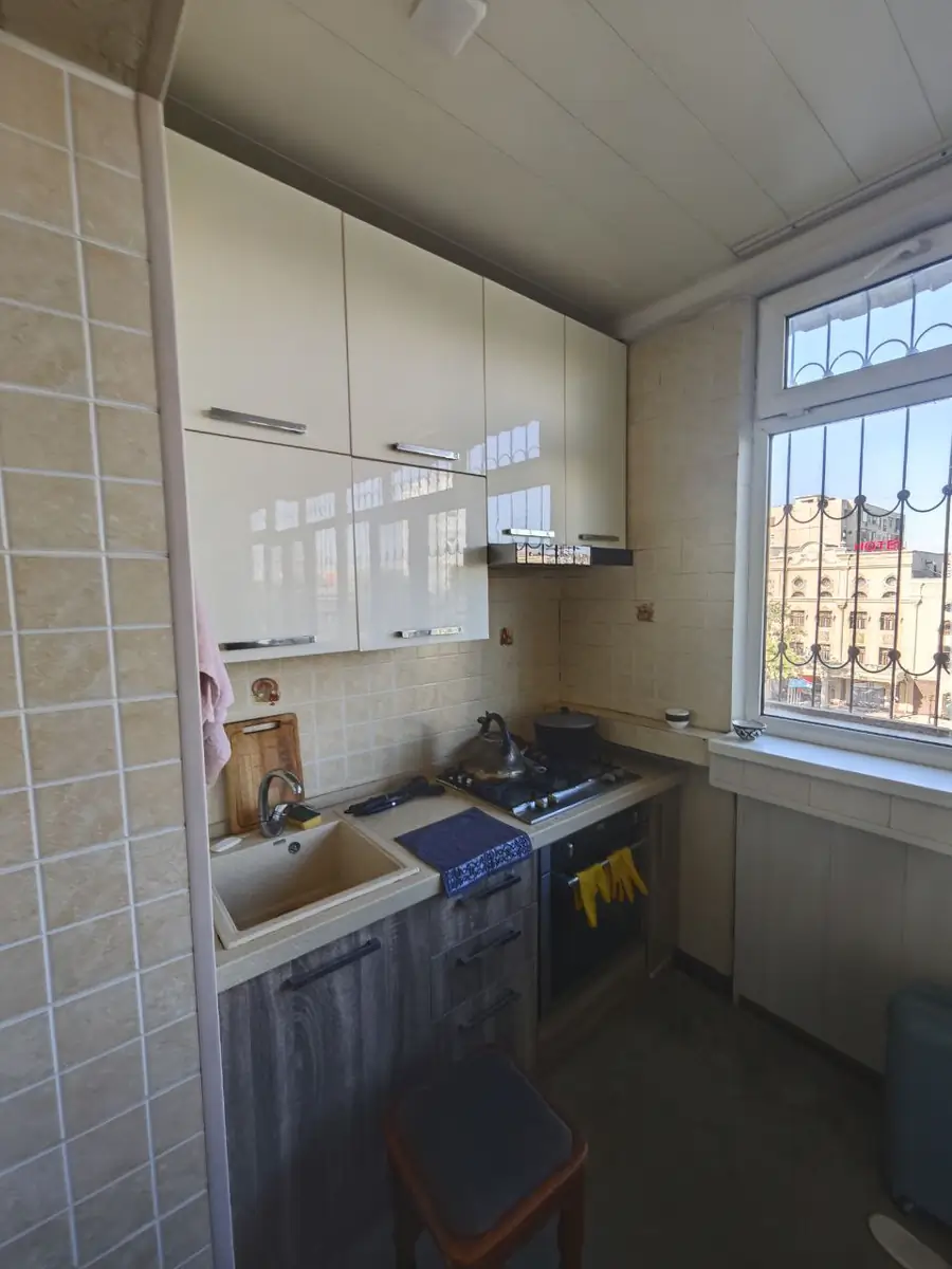 Продается 4-комнатная квартира − 100 м²