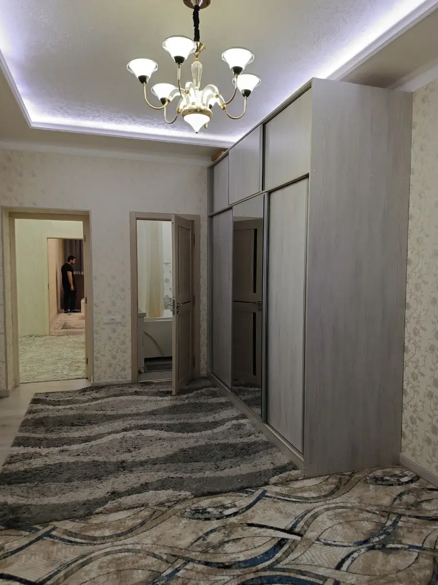 3-комнатная квартира − 96 м², 1/9 этаж