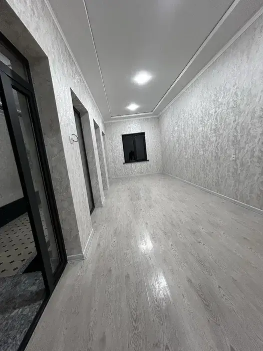 4 xonali kvartira − 70 m², 1/1 qavat