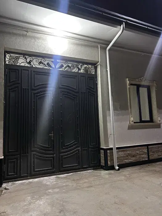 Сдается 4-комнатная квартира − 200 м²